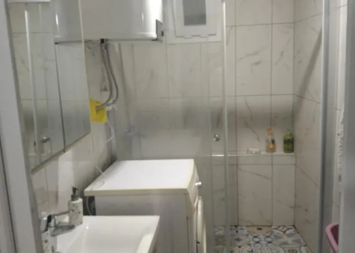 Yalıkavakta Muhteşem Deniz Manzaralı Bahçeli Appartement