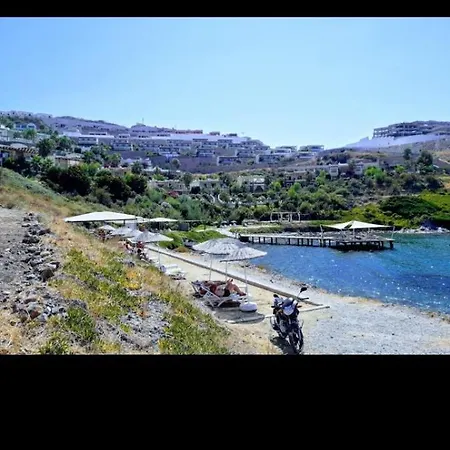 Apartment Yalikavakta Muhtesem Deniz Manzarali Bahceli *