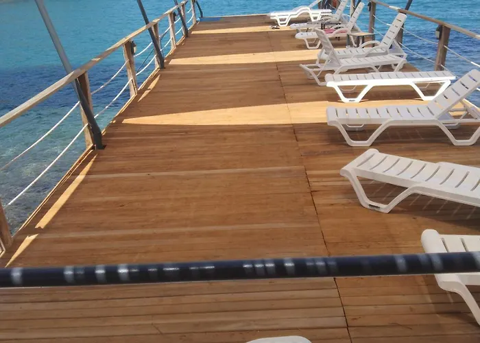 Yalikavakta Muhtesem Deniz Manzarali Bahceli 公寓